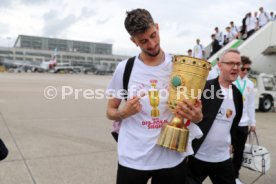 25.05.25 VfB Stuttgart Ankunft Flughafen Stuttgart aus Berlin DFB-Pokal Sieg