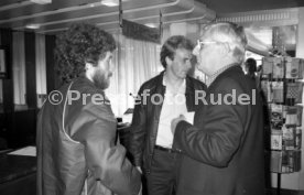 17.05.81 Ankunft DFB Nationalspieler Schlosshotel Monrepos Ludwigsburg