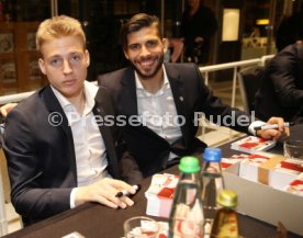 VfB Stuttgart Autogrammstunde Breuninger