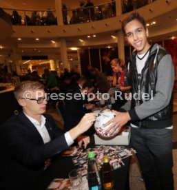 VfB Stuttgart Autogrammstunde Breuninger