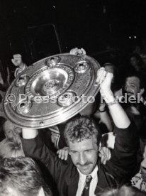 16.05.1992 VfB Stuttgart Meisterschaft Empfang Flughafen