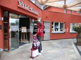 12.05.21 VfB Stuttgart Ankunft Spieler Quarant&auml;ne Trainingslager Wald-Hotel Stuttgart
