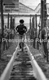 09.05.78 VfB Stuttgart Hansi M&uuml;ller Training Weinberge