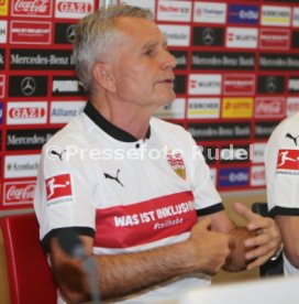 VfB Stuttgart Pressekonferenz  Wolfgang Dietrich ( VFB Pr&auml;sident).