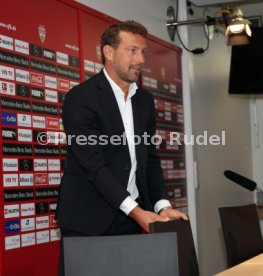 VfB Stuttgart PK Vorstellung Trainer Weinzierl