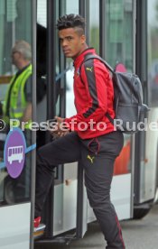 VfB Stuttgart Abflug Bundesliga Spiel in Wolfsburg