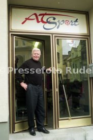 02.11.95 Helmut Haller