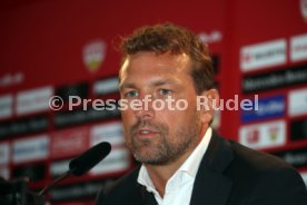VfB Stuttgart PK Vorstellung Trainer Weinzierl