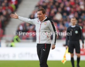 VfB Stuttgart Trainer Hannes Wolf.