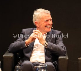 Podiumsdiskussion Stuttgart Liederhalle Wolfgang Dietrich, Mario Gomez, Uli Hoene&szlig;