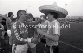 16.10.85 Vorstellung WM M&uuml;nzen 1986 und Prominentenspiel