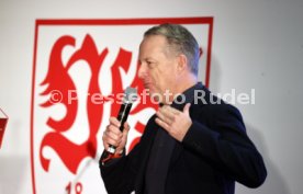 06.02.25 VfB Stuttgart Dunkelroter Tisch