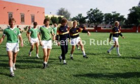 01.06.86 DFB Training Galindo