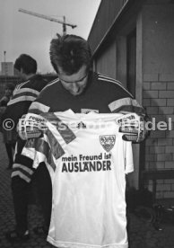 10.11.92 VfB Stuttgart Trikot Aktion mein Freund ist Ausl&auml;nder