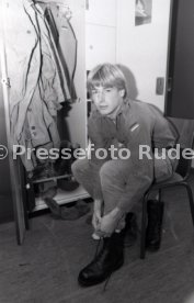 05.12.83 Stuttgarter Kickers J&uuml;rgen Klinsmann Bundeswehr