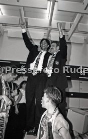 16.05.1992 VfB Stuttgart Meisterschaft Empfang Flughafen