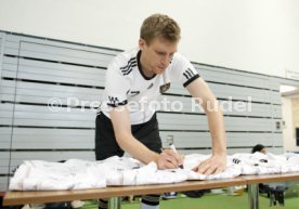 Fussball: DFB- Marketingaktionen in Stuttgart, 25.10.2010