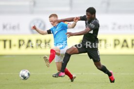 Fu?ball  2.Bundesliga Holstein Kiel vs. VfB Stuttgart