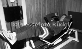 28.01.93 VfB Stuttgart Training im Kraftraum