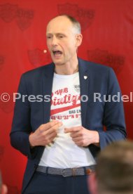 VfB Stuttgart Der dunkelrote Tisch