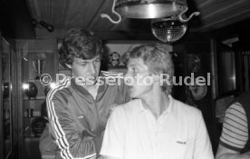 18.05.81 DFB Nationalspieler bei Hansi M&uuml;ller
