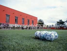 01.06.86 DFB Training Galindo