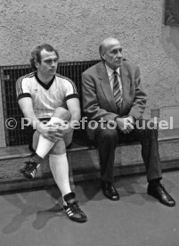 23.02.83 Fussball Prominentenspiel
