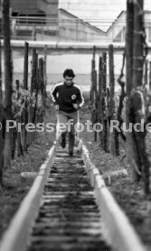 09.05.78 VfB Stuttgart Hansi M&uuml;ller Training Weinberge