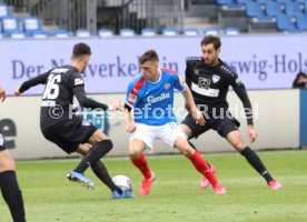 Fu&szlig;ball  2.Bundesliga Holstein Kiel vs. VfB Stuttgart