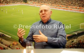 14.12.23 VfB Stuttgart Sebastian und Dieter Hoene&szlig;
