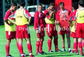 VfB Stuttgart Training v.l. Sean Dundee, Kristijan Djordjevic, Ralf Rangnick, Marcelo Bordon Foto Rudel