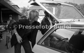 17.05.81 Ankunft DFB Nationalspieler Schlosshotel Monrepos Ludwigsburg