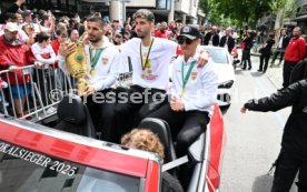 25.05.25 VfB Stuttgart Feier und Autokorso DFB-Pokal Sieg Stuttgart Schlossplatz