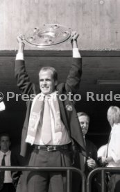 17.05.1992 VfB Stuttgart Meisterschaft Empfang im Stadion