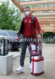 12.05.21 VfB Stuttgart Ankunft Spieler Quarant&auml;ne Trainingslager Wald-Hotel Stuttgart