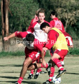 VfB Stuttgart Trainingslager Portugal v.l. Sreto Ristic, Timo Rost, Krassimir Balakov Foto Rudel