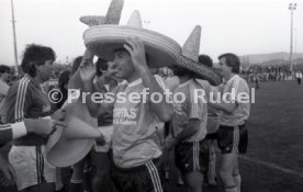 16.10.85 Vorstellung WM M&uuml;nzen 1986 und Prominentenspiel
