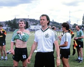 01.06.86 DFB Training Galindo