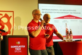 06.02.25 VfB Stuttgart Dunkelroter Tisch