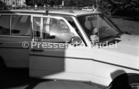 17.05.81 Ankunft DFB Nationalspieler Schlosshotel Monrepos Ludwigsburg