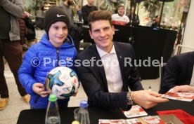 VfB Stuttgart Autogrammstunde Breuninger